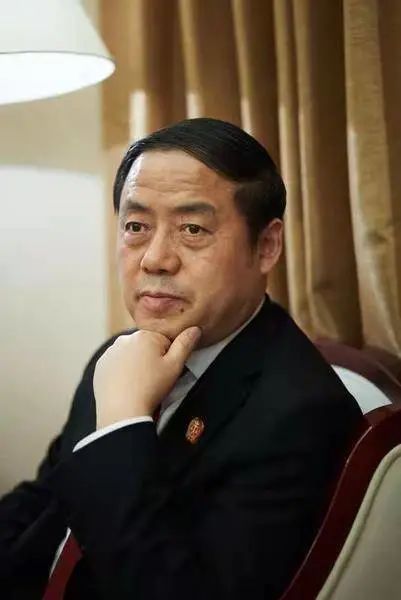 全国政协委员巩富文：要客观正视元宇宙概念中的资本扎堆、概念泡沫等潜在风险